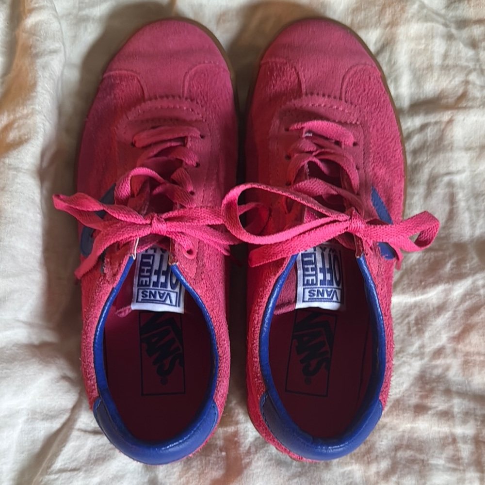 Old Skool Vans Fuchsia and Navy Sneakers